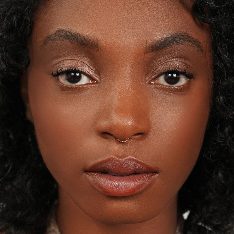 Headshot displaying Henna