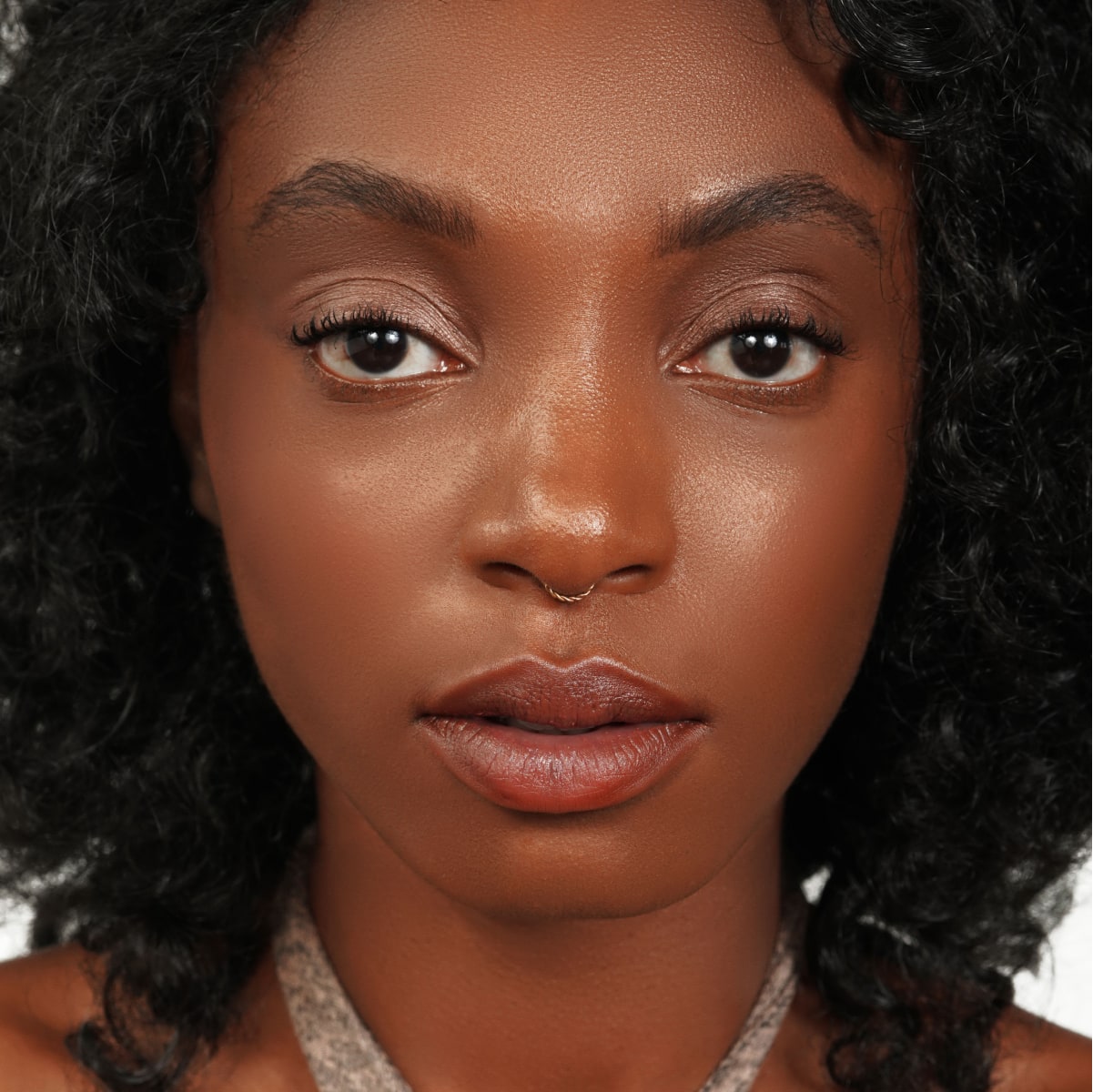 Headshot displaying Henna